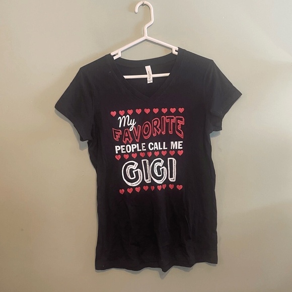 Grandma Gigi Graphic Tee V Neck - Picture 1 of 4